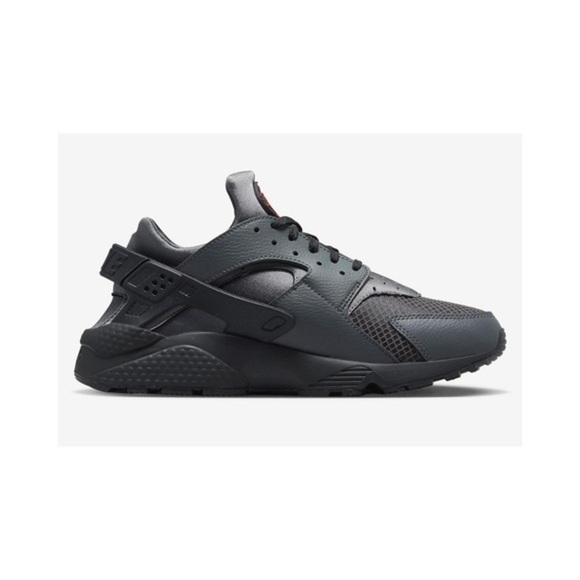 Nike‎ Air Women’s Huarache Shoes Triple Black Size 8 - Picture 1 of 15